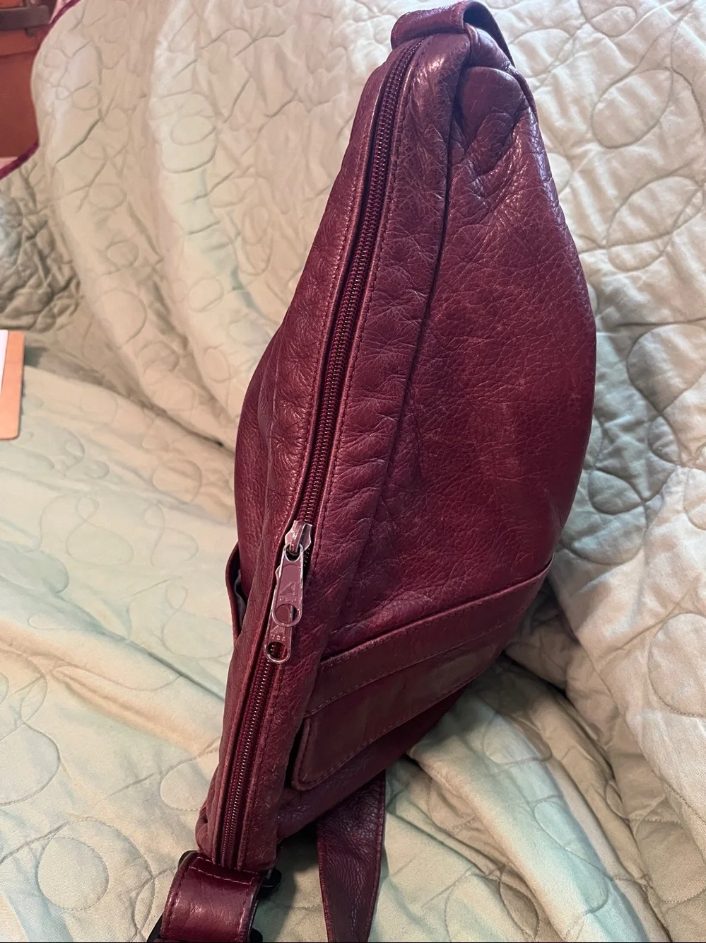 Vintage AmeriBag Healthy Back Bag  tear-drop shape leather.
